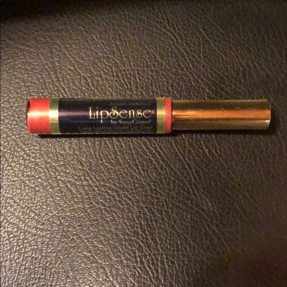 LipSense Honey Rose. 2 available
